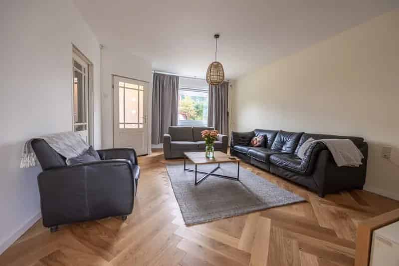 Huis te koop Leiden Merenwijk 4 slaapkamers moderne keuken tuin