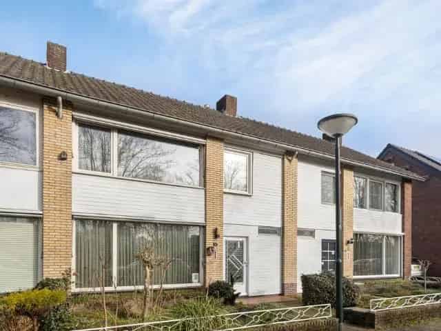 Ruime starterswoning Budel 101m2