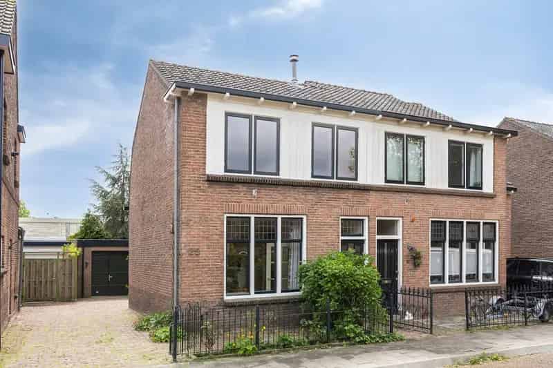 Tweekapper Breukelen 3 slaapkamers grote garage zonnige tuin