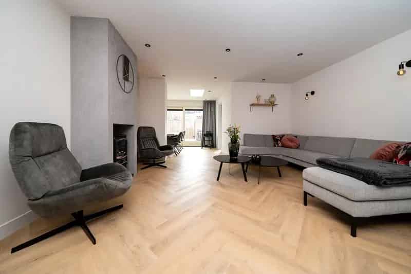 Instapklare 2-onder-1-kapper Oude-Tonge 3 slaapkamers