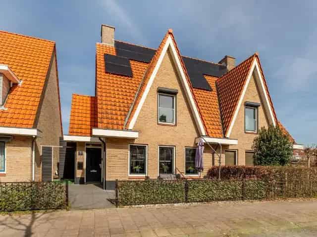 Luxe woning te koop in Riederhoek Barendrecht