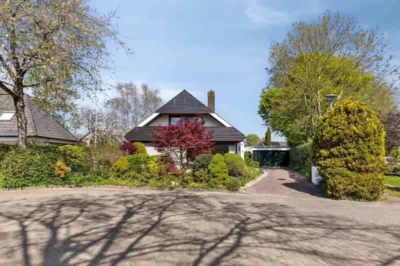 Villa te koop Emmalaan Wognum 933m3 3 slaapkamers 2 badkamers