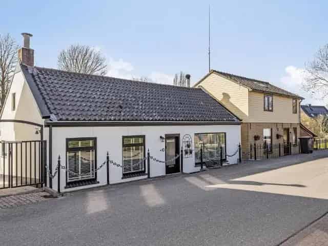 Vrijstaande woning te koop Voordijk Barendrecht