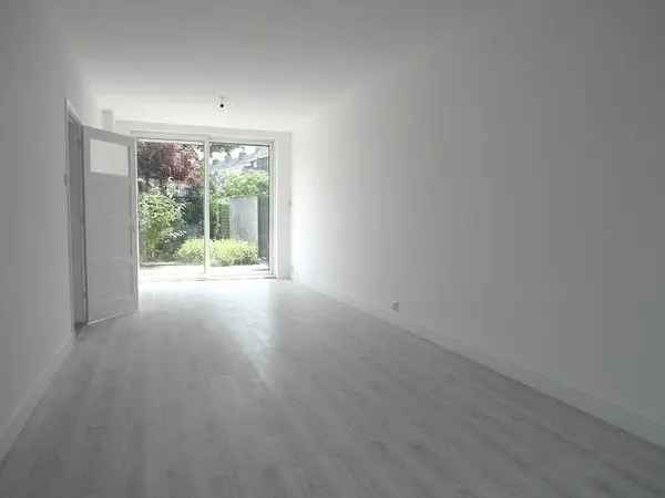Huren woning: Reageer via Funda of Pararius