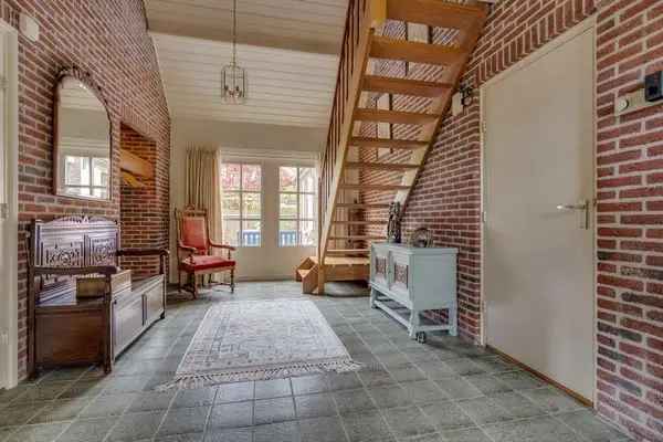 Luxe Villa met Praktijkruimte nabij Houten