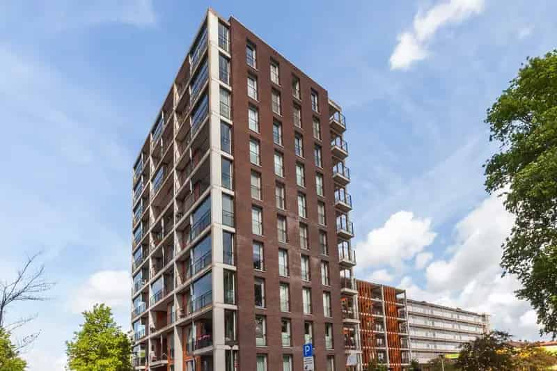 Ruim 3 Kamer Appartement te Vlaardingen met Terras en Parkeerplaats