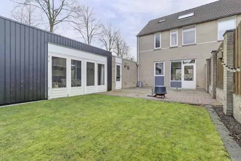 Ruime Tweekapper Beuningen 3 slaapkamers Moderne Badkamer