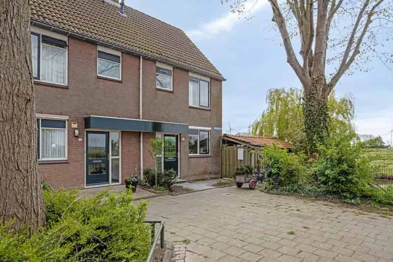 4-Kamer Hoeekwoning Aan Het Water Met 8 Zonnepanelen