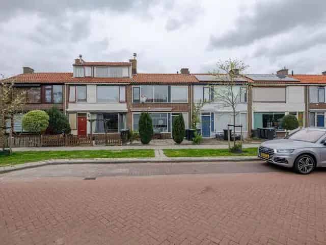 Tussenwoning Spijkenisse Ruime Tuin Luxe Keuken