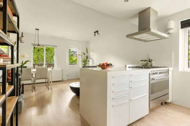 Appartement Osdorp Amsterdam: Licht & Instapklaar