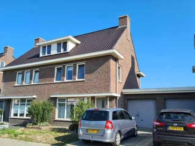 Luxe Jaren 30 2-onder-1-kapwoning te Oolderveste