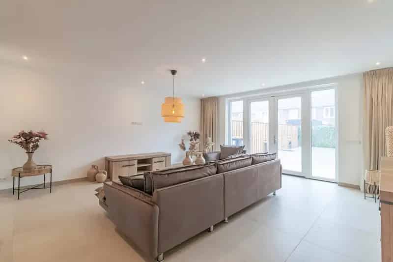 Luxe gezinswoning Uithoorn 170m2 4 slaapkamers 2 badkamers