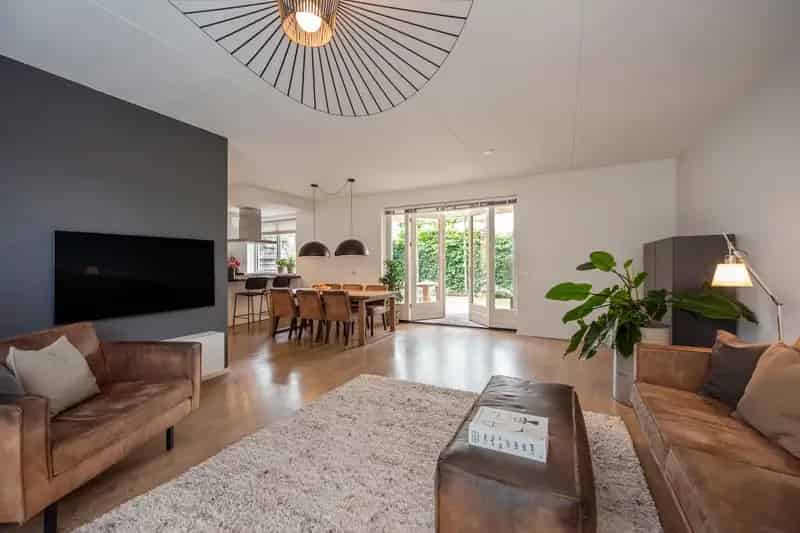 Huis te koop Delft: 5-kamer herenhuis met carport en tuin