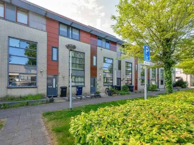 Herenhuis te huur Almere Tussen de Vaarten 4 slaapkamers 2 badkamers