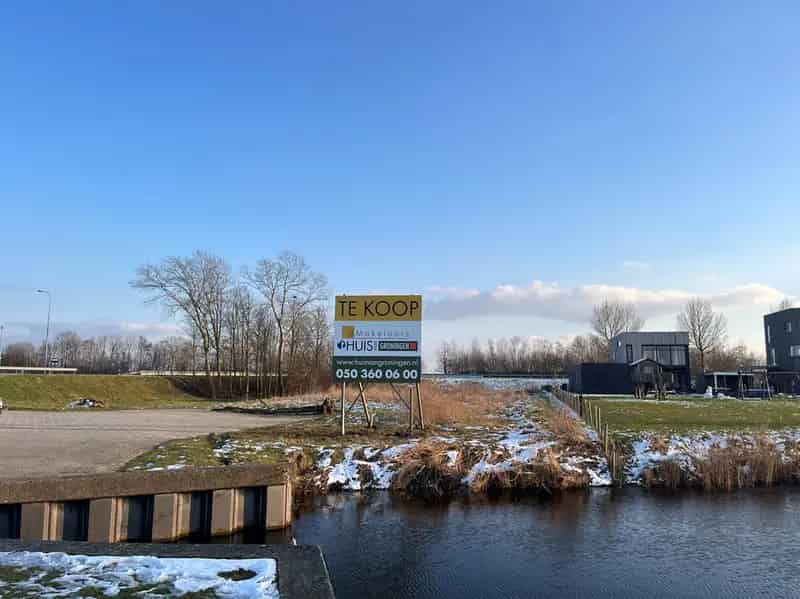 Bouwkavel 1691m² aan water Stad Platteland Uniek Uitzicht