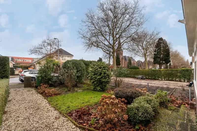 Huis te koop Kortenhoef 5 slaapkamers grote tuin