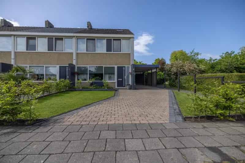 Ruime gezinswoning Surhuisterveen 7 slaapkamers 14 zonnepanelen