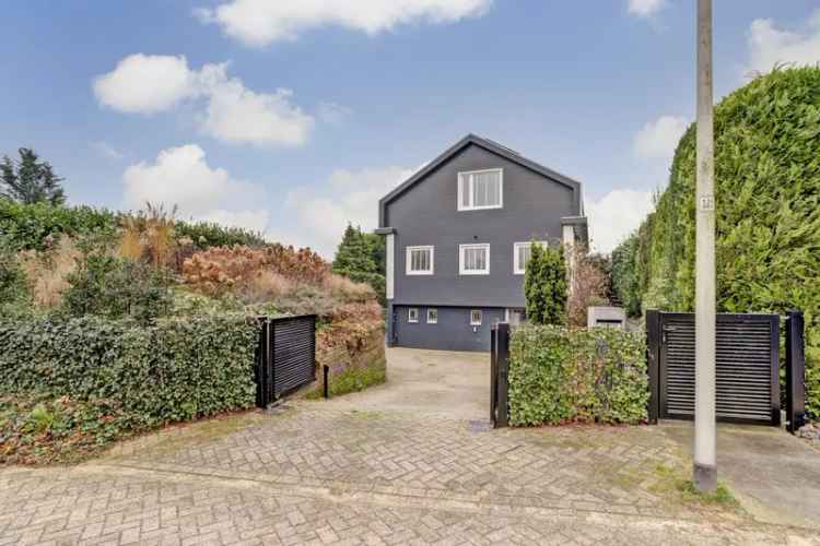 Royale Villa te Koop 7 Slaapkamers Uitzicht Zwemvijver Utrechtse Heuvelrug