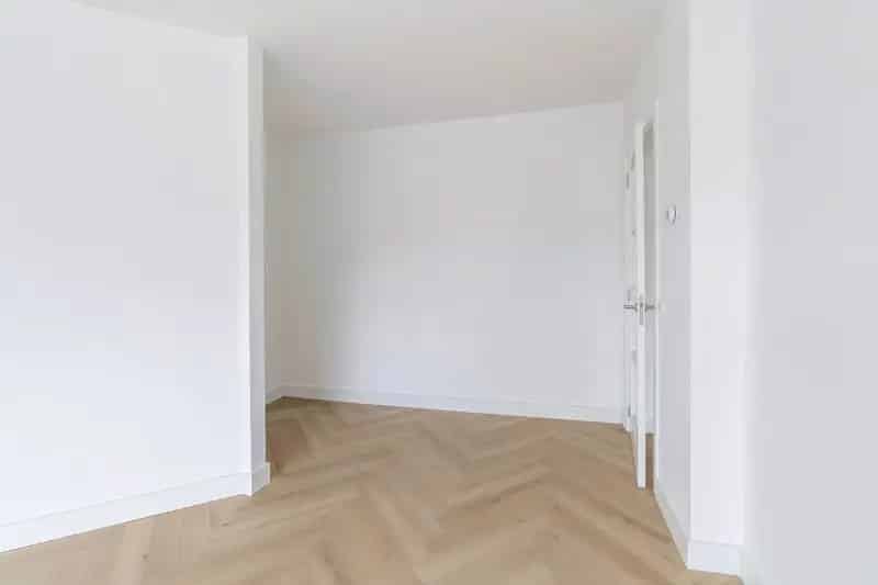Appartement te koop Den Haag Veluweplein 83m2 gerenoveerd