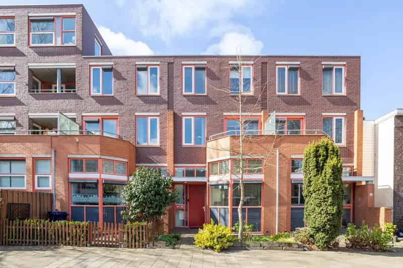 Huis te koop Den Haag Houtwijk 5 slaapkamers duurzaam