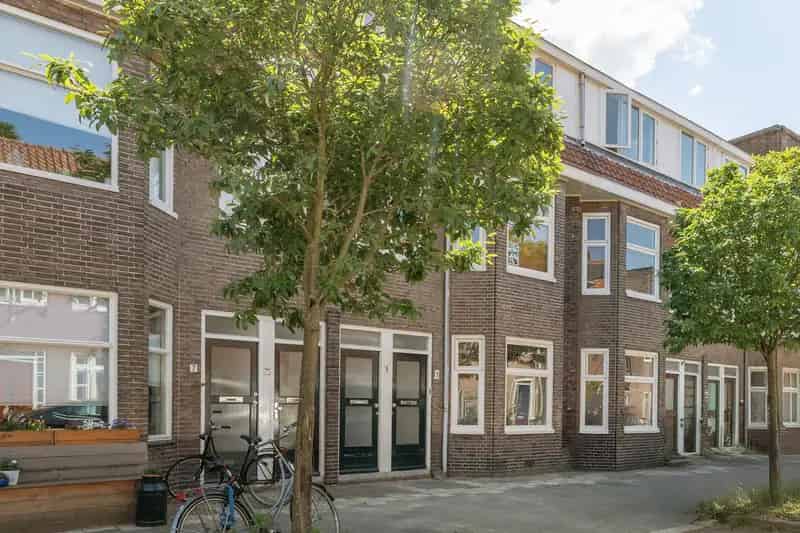 Utrecht Tuinwijk: Charmante Benedenwoning met Ruime Tuin