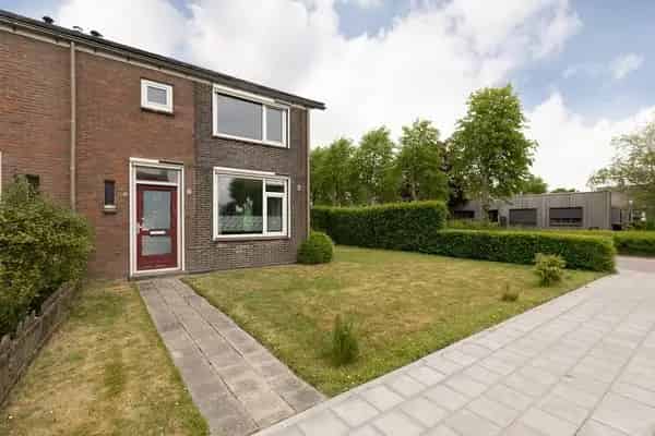 Hoekwoning Wommels 3 slaapkamers grote tuin