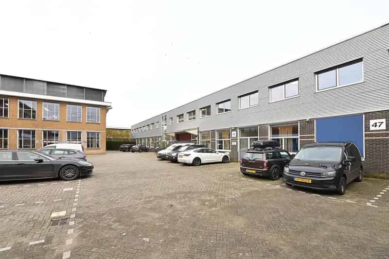 Bedrijfshal Hilversum Arendstraat 248m2