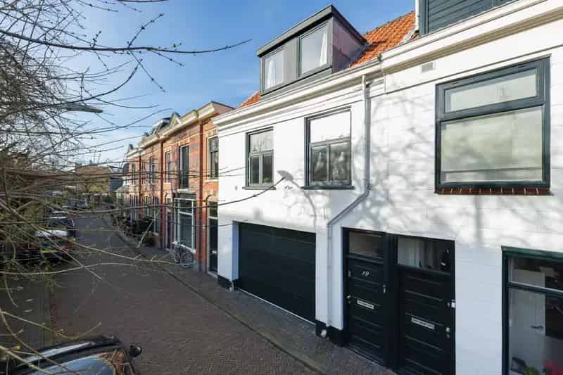 Te Koop Haarlem Centrum: 2 Slaapkamers, 2 Badkamers, Garage