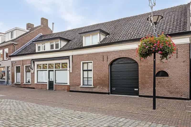 Winkelpand Bakkerij met Woonhuis te Koop Raamsdonksveer