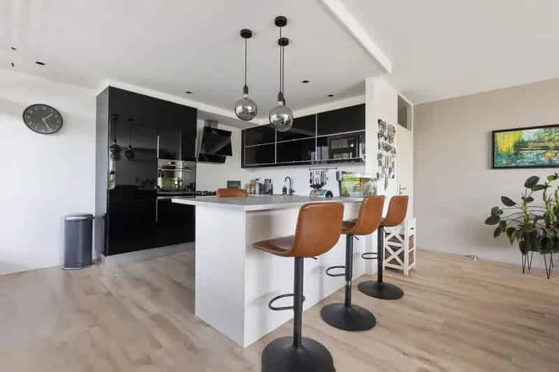 Ruim 4 Kamer Appartement Woensel 2 Balkons Berging