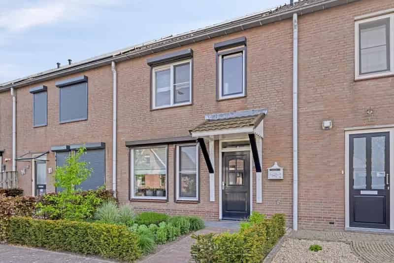 Tussenwoning Zuilichem 4 slaapkamers moderne keuken tuin