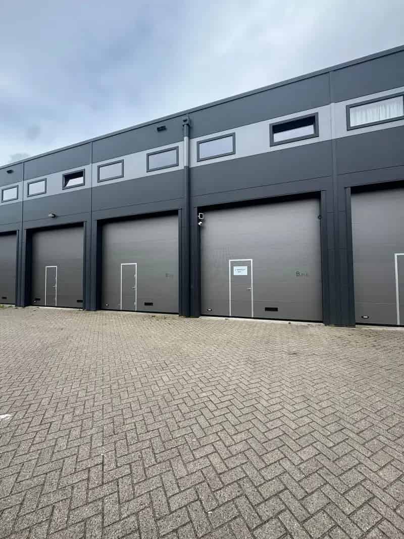 Bedrijfshal te huur Aalsmeer: 100m² en 178m² bedrijfsruimtes