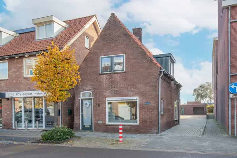 Ruime Vrijstaande Woning met Werkruimte in Scherpenzeel