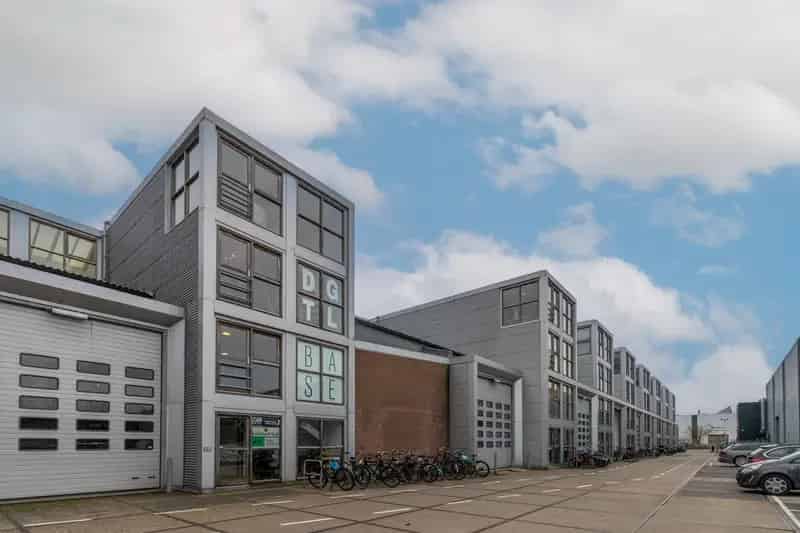 Kantoorruimte Amsterdam Noord 115m2 Dakterras Opslag