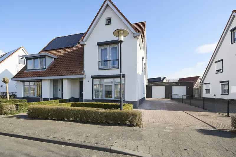 Gezinswoning 4 slaapkamers Garage Tuin Aan Het Water