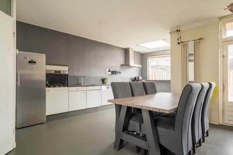 Ruime Hoekwoning Sonatestraat 11  - 3 slaapkamers - Modernisering nodig