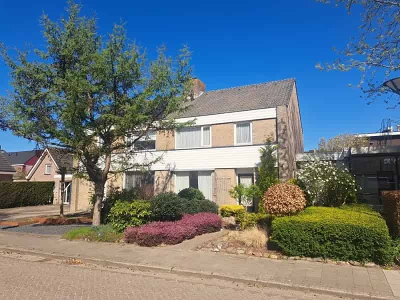 Ruime 4 Slaapkamers Tweekapper Oud Gastel