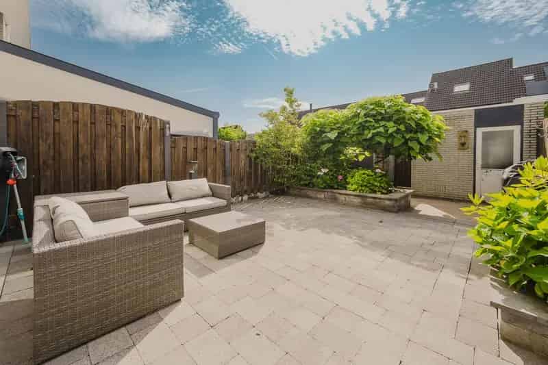 Tussenwoning Spijkenisse Twee Badkamers Ruime Tuin