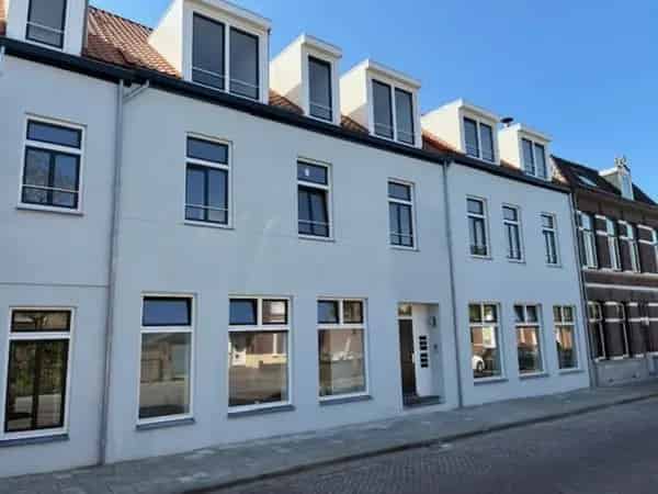 Gerenoveerd appartement Sas van Gent - Licht en ruim