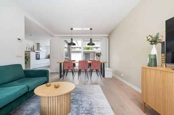 3 Slaapkamers Tussenwoning Airco Uitgebouwde Keuken Badkamer Kindvriendelijk