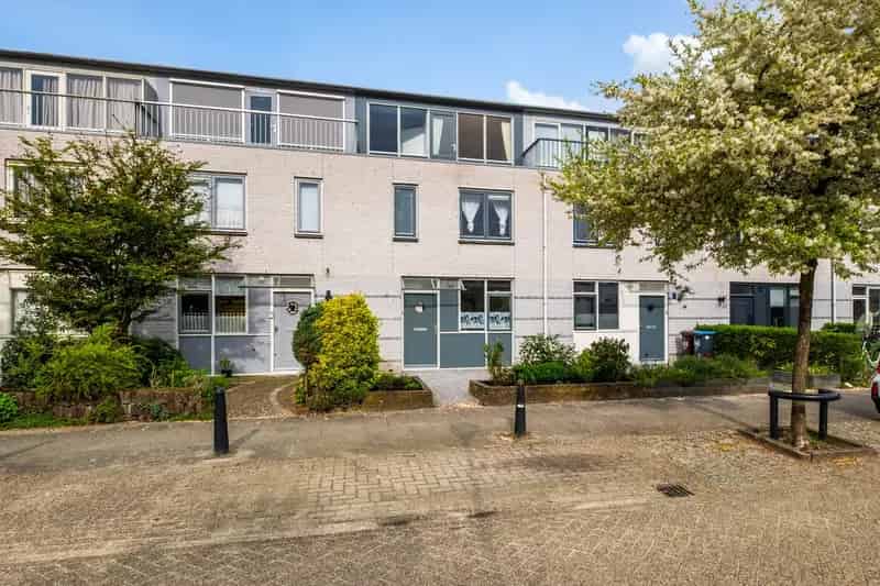 Utrecht Voordorp: Ruime 4 Slaapkamers Een gezinswoning