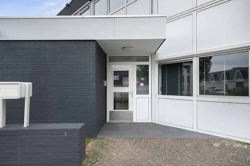 Kantoor te huur Leeuwarden: 106m² unit, 3 kamers, airco