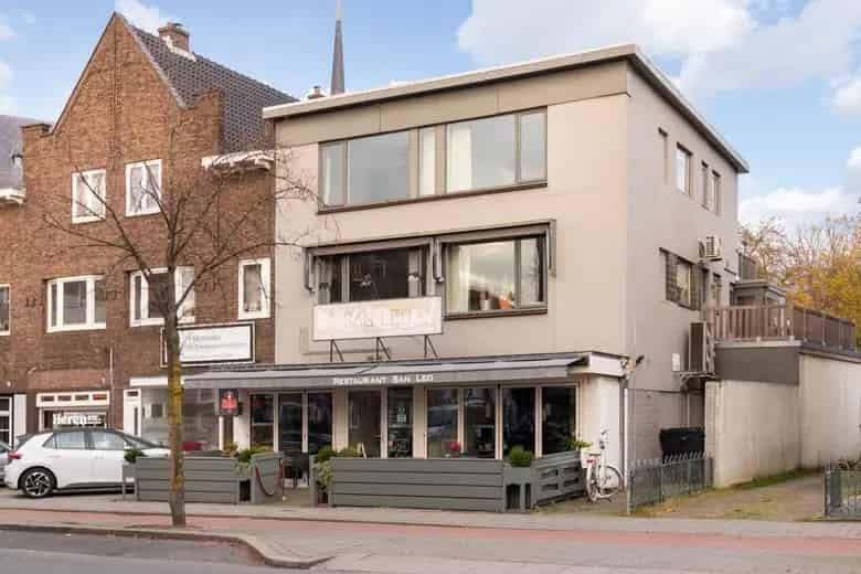 363m2 Winkelruimte Hilversum te Koop Horeca Appartement