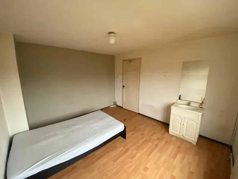 Ruime Frisse Kamer Heerlen Eerste Etage