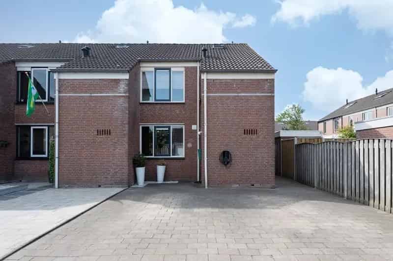 Moderne Hoekwoning 4 Slaapkamers Oudenbosch