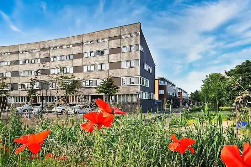 Ruime Familiewoning 272m2 Praktijkruimte 4 slaapkamers Amsterdam