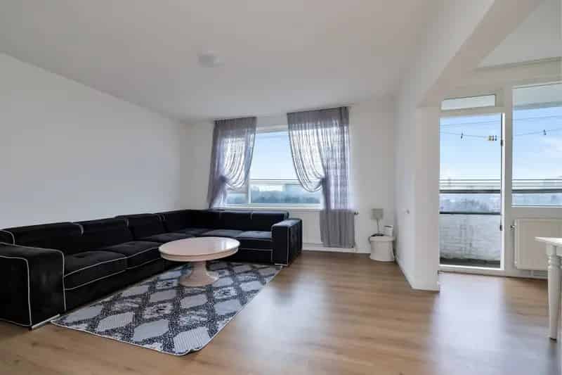 Appartement te koop Zaandam: 3 kamers, 8e verdieping, balkon, uitzicht