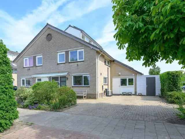 Ruime 2-onder-1-kapwoning Heerhugowaard