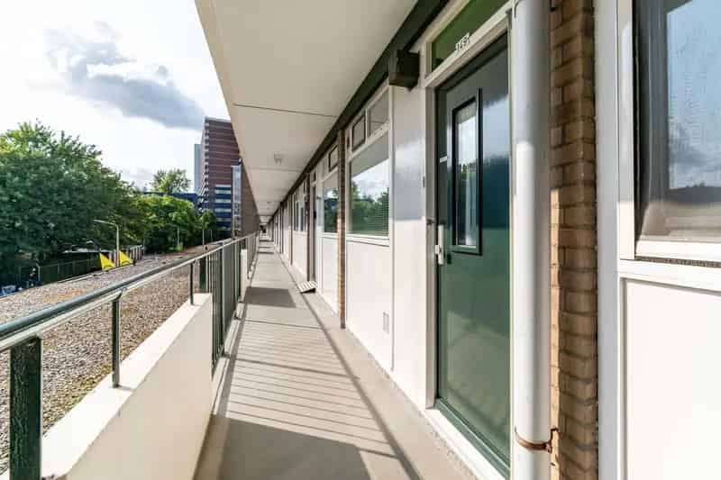 3 Kamer Appartement Delft Papsouwselaan Zonnig Balkon Nabij Winkels