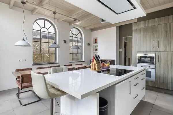Ruime 5 Slaapkamers Familiewoning Huizumerlaan